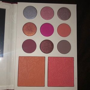Kylie cosmetics diary palette